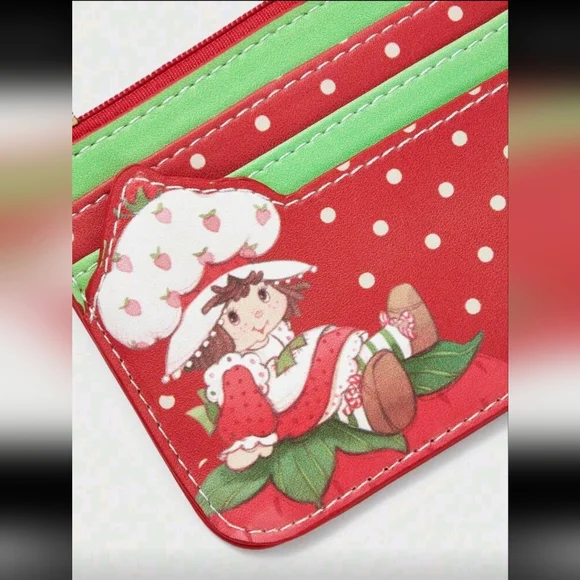 🥳 FREE* Strawberry Shortcake Wallet - Picture 4 of 4